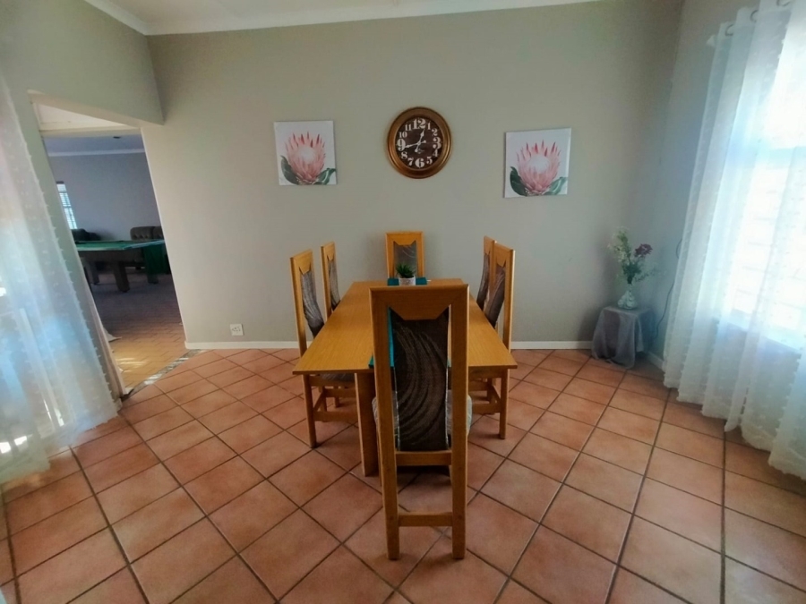 5 Bedroom Property for Sale in Langerug Western Cape